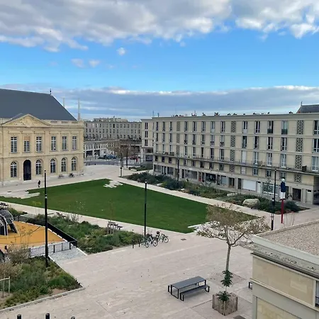 La Petite Ecole - Lumineux - Vue Musee *
